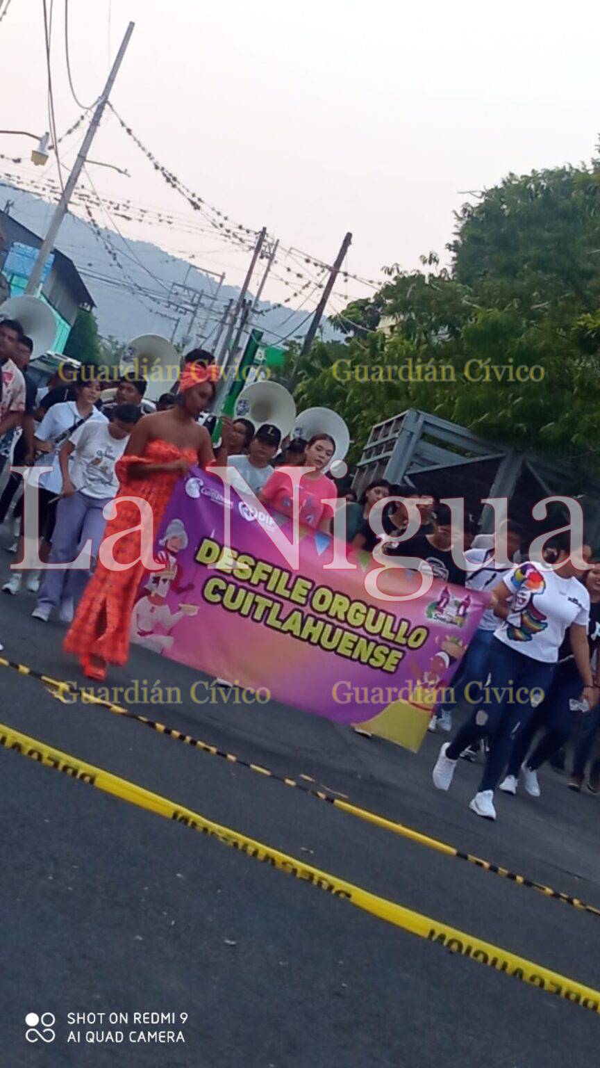 Realizan desfile por San Juan Bautista en Cuitláhuac