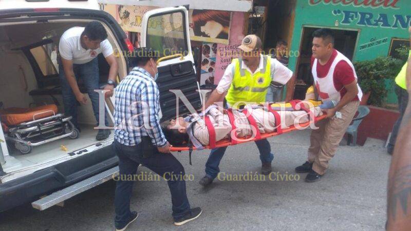 Rescatan a hombre que cayó a un pozo en un domicilio
