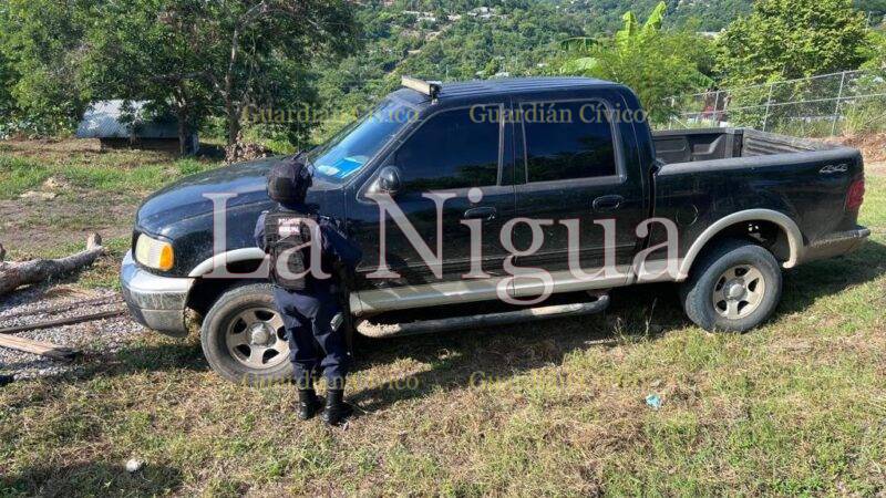 Aseguran camioneta reportada como abandonada en Tantoyuca