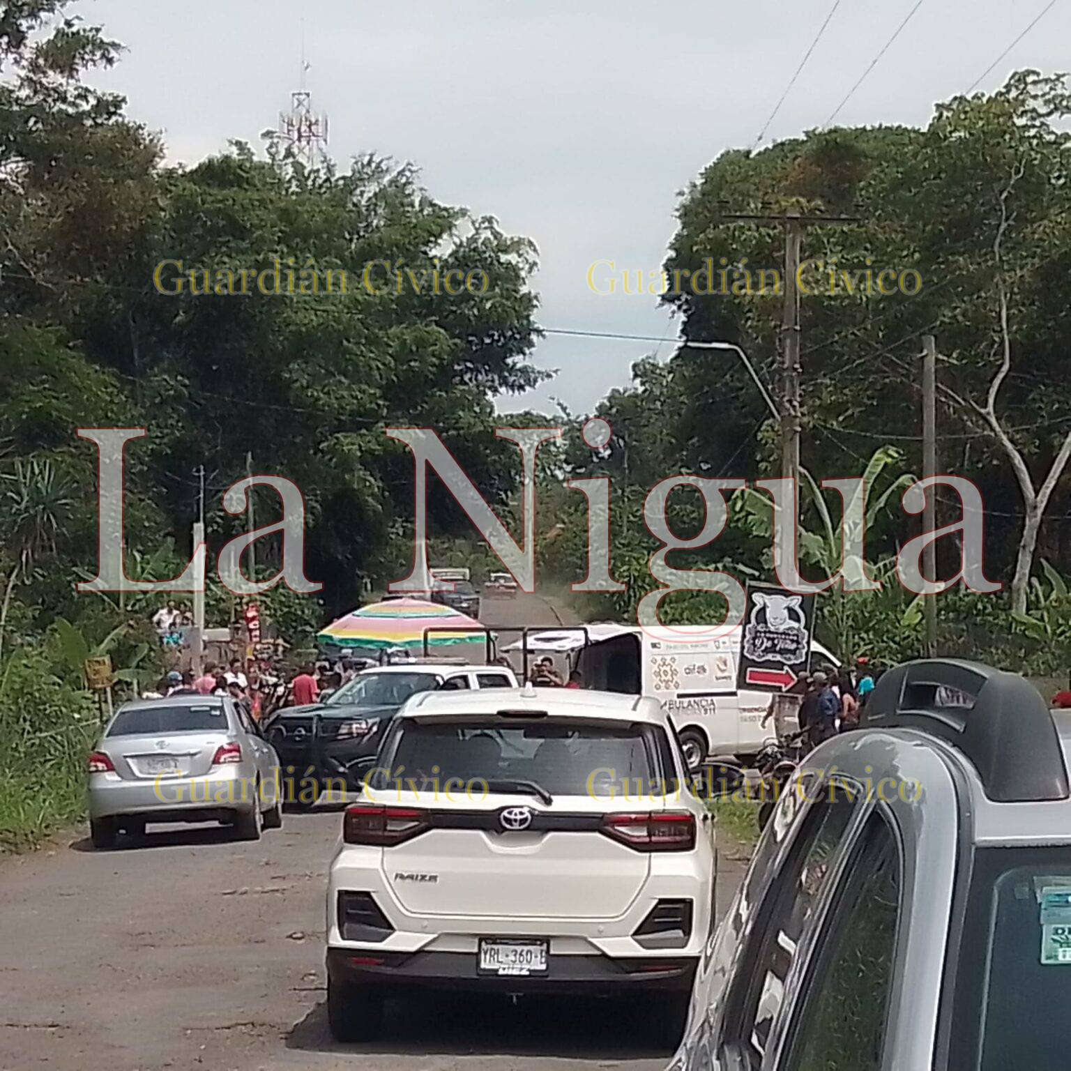 Joven  es auxiliada por ciudadanos tras accidente