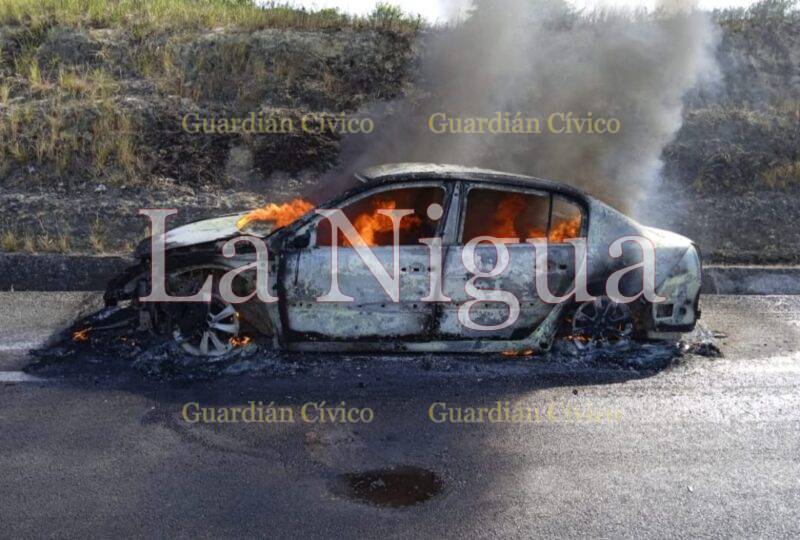 Se incendia vehículo en Papantla