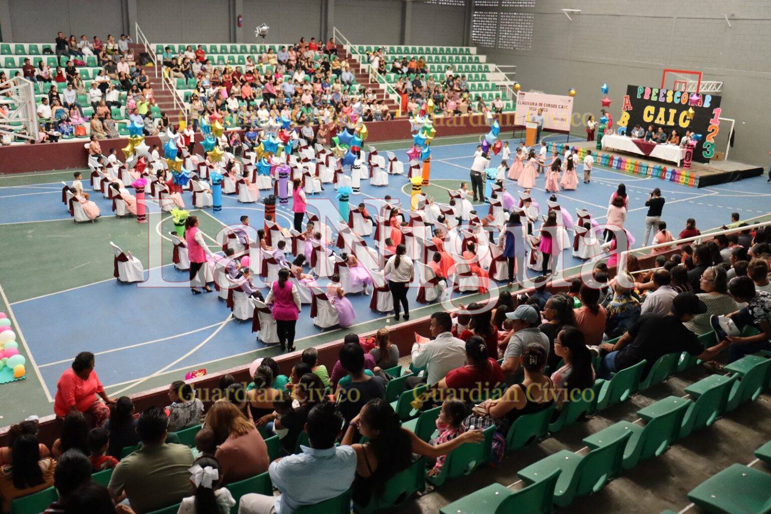 Clausuran ciclo 93 alumnos de Caic