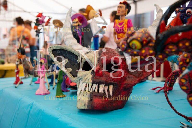Realizan con éxito Taller de Alebrijes en Festival Internacional del Folklore