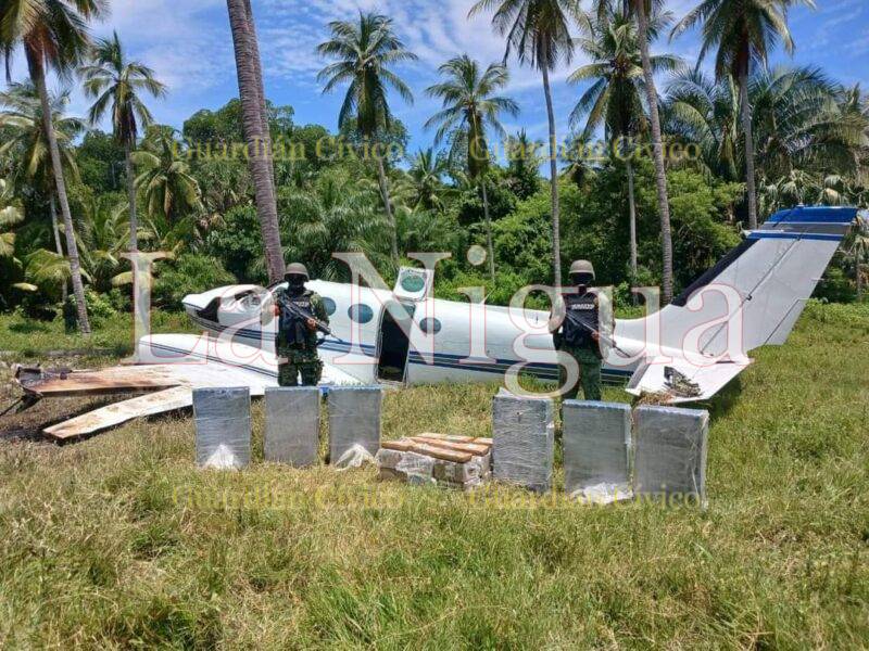 Aseguran en #Chíapas aeronave con casi media tonelada de cocaína