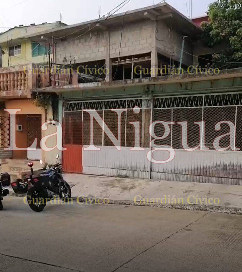 Albañil sufre caída de una segunda planta en Las Choapas