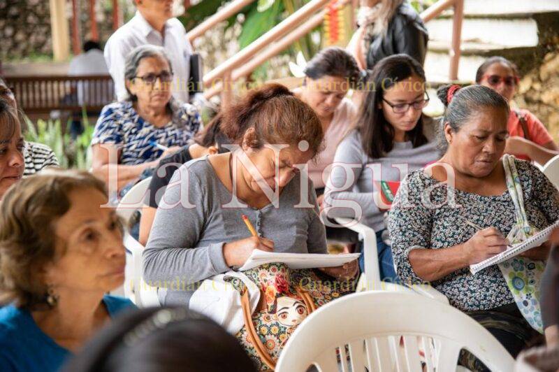 Imparte Fomento Agropecuario curso de bio-repelentes para cultivos y de uso personal