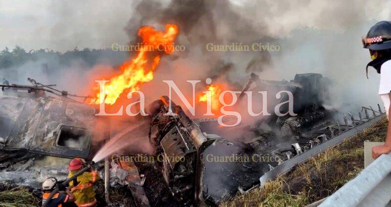 Chocan y se incendian dos tráiler en la autopista Cosoleacaque-La Tinaja