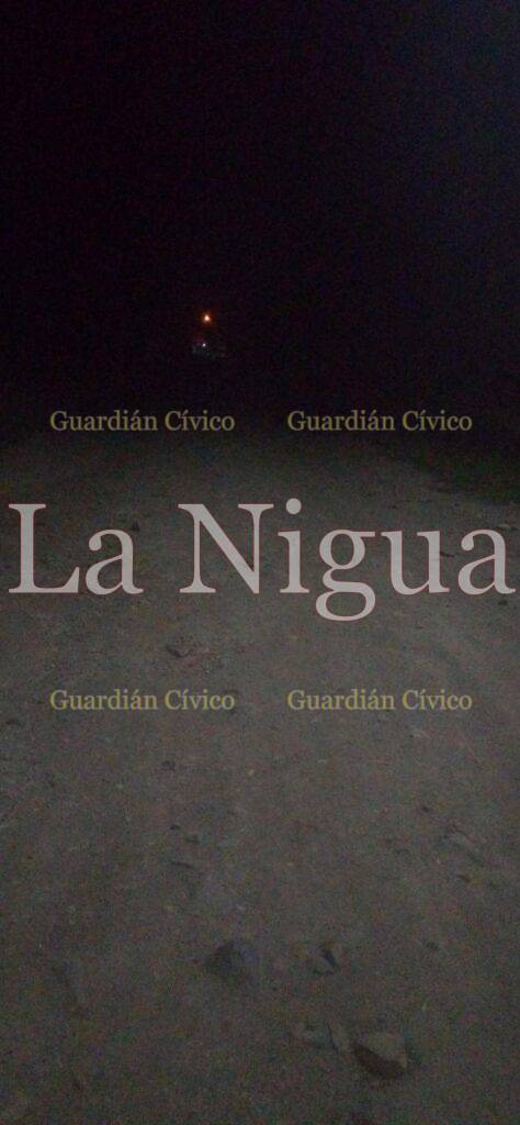 Calle sin alumbrado público en la colonia Zapata