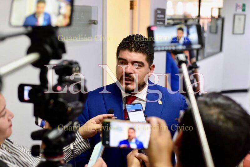 Zenyazen va al rescate de 21 mil jóvenes veracruzanos sin derecho a inscripción en la UV