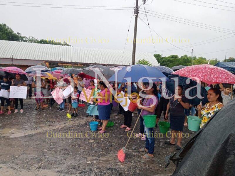 Toman instalaciones de Primaria Bilingüe en Coyutla