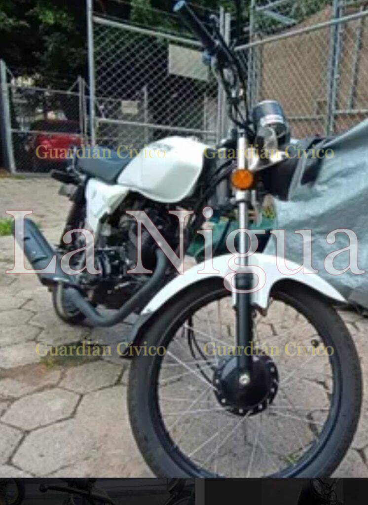 Roban moto en Centro Nocturno del Secretario Neri