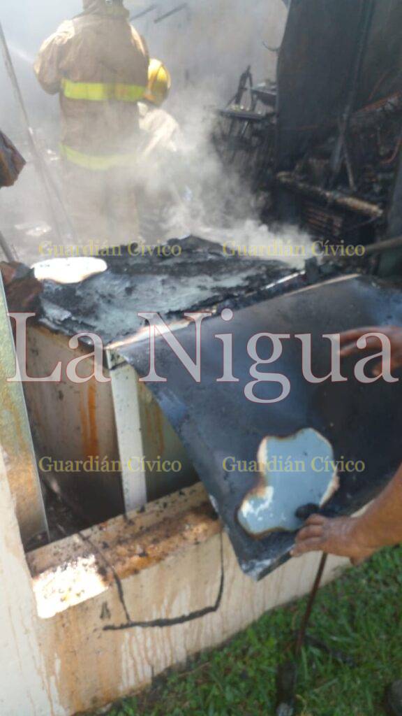 Se incendia cafetería de la UTCV