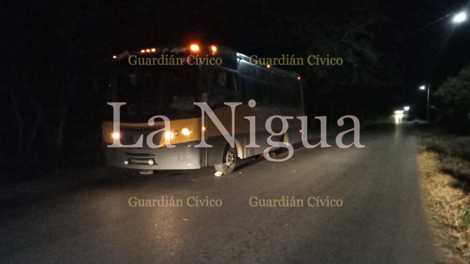 ¡Terror en la carretera estatal!; se le salieron las ruedas al tratan