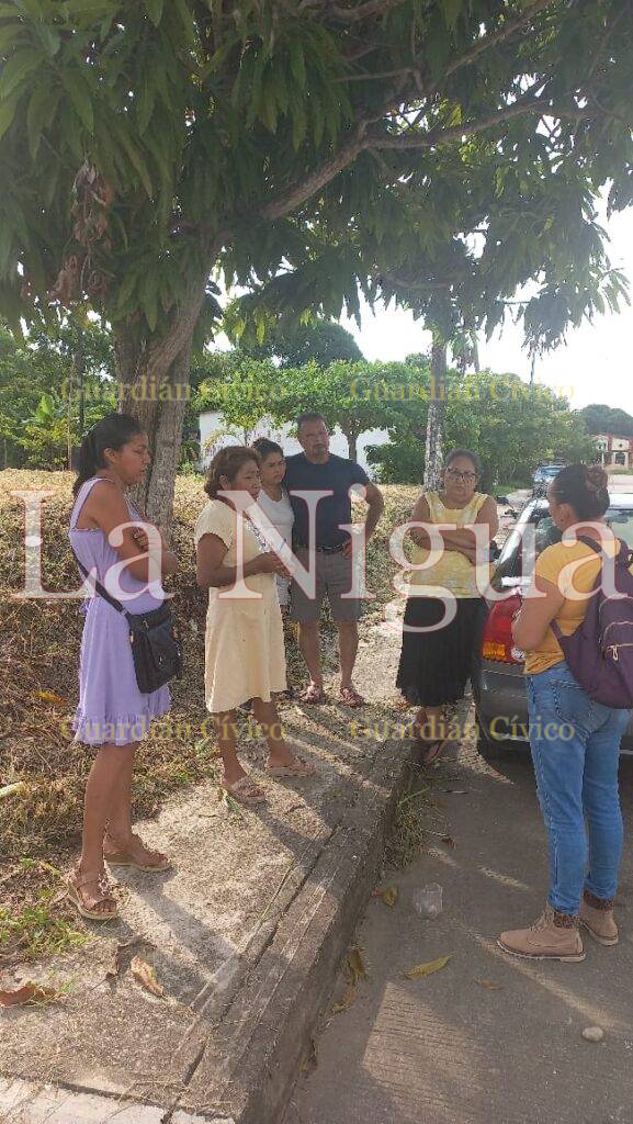 Certifican a escuelas e instituciones de salud libre de criaderos  de dengue en Las Choapas