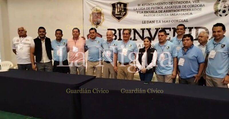 Los árbitros de manteles largos, éste 12 de octubre en su Día