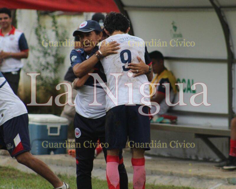 Águila Azteca con estadio lleno, por goles ante la Liga de Tehuacán