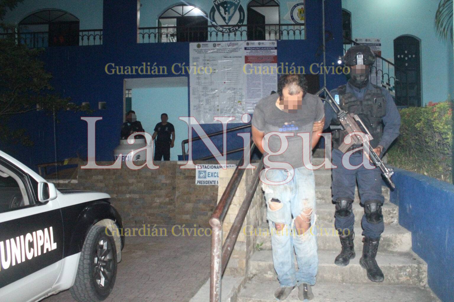 Pobladores a punto de linchar a ladrón por intentar robar una telesecundaria