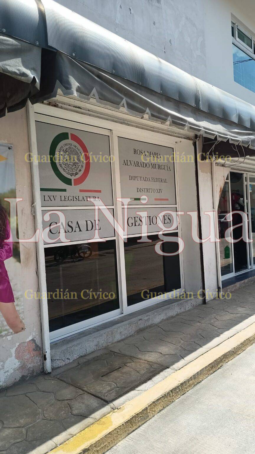 Enfermo mental causa daños a oficina de Diputada Federal en Las Choapas