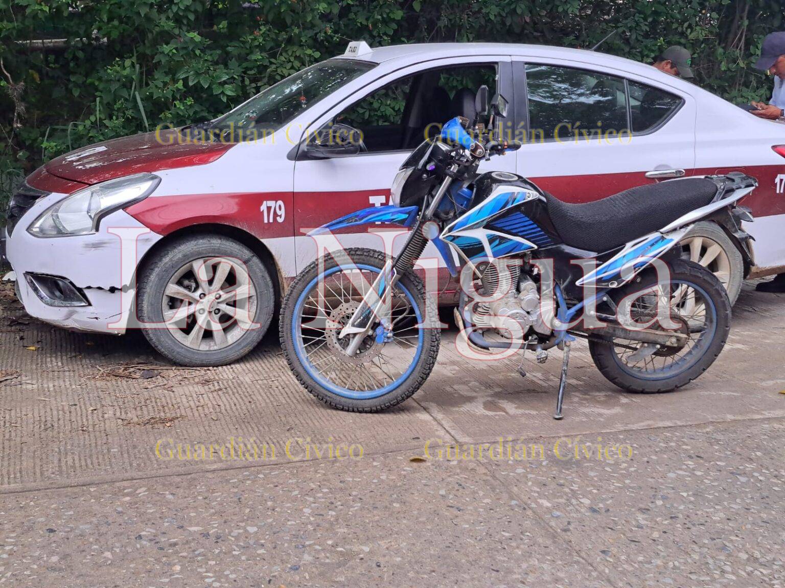 Taxi atropelló a motociclista