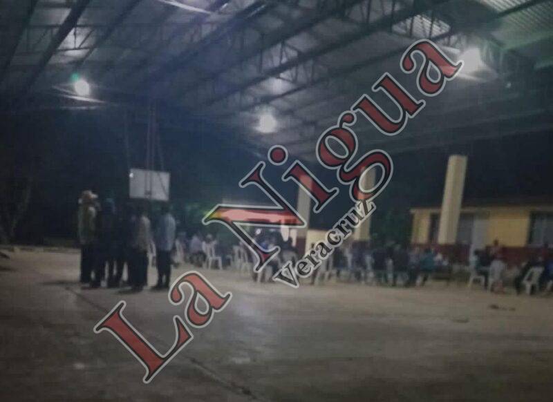 FUNCIONARIOS DEL AYUNTAMIENTO DE YAHUALICA SON RETENIDOS