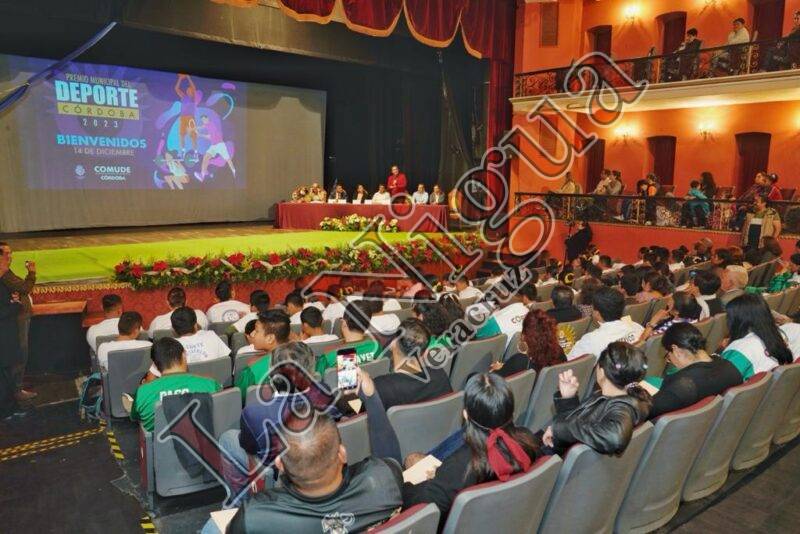 Reconocen autoridades a deportistas cordobeses con Premio Municipal del Deporte