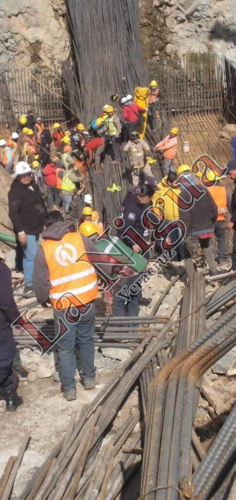 CAE OTRA ESTRUCTURA EN LA PACHUCA – HUEJUTLA; HAY 15 HERIDOS