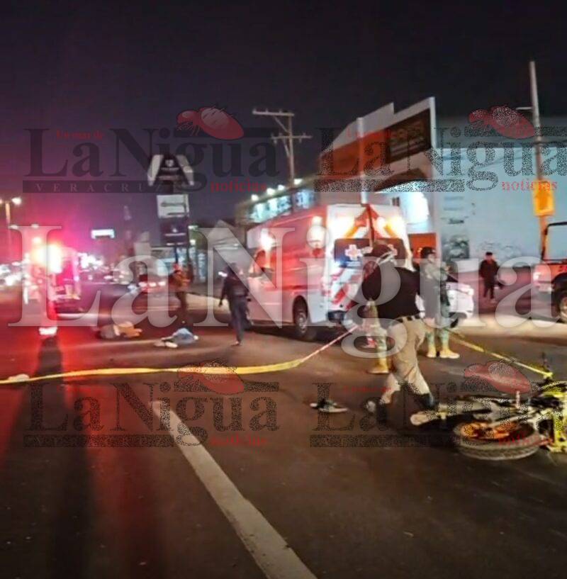 Camioneta arrolla y mata a pareja de motociclistas