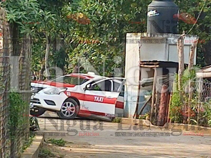 Casi cae al río taxi