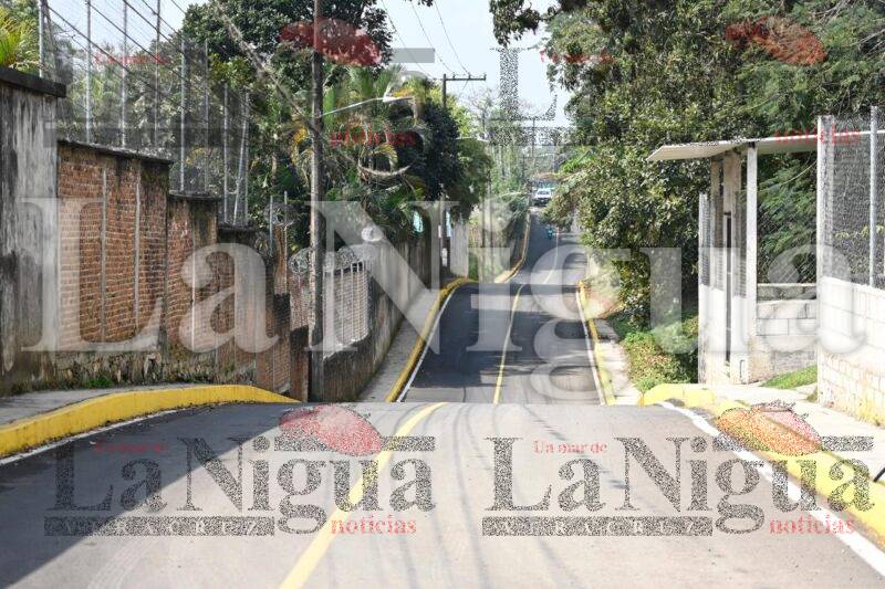 Entrega alcalde obra de rehabilitación con pavimento asfáltico en la colonia Agrícola