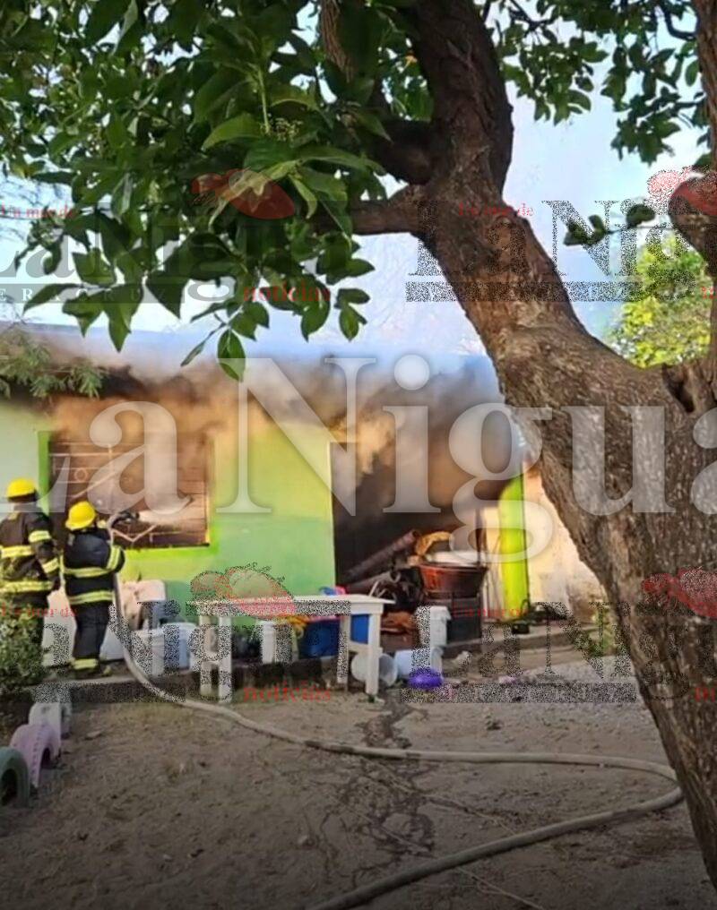 Un muerto y tres lesionados, en incendio de vivienda en colonia Vergel del Puerto de Veracruz