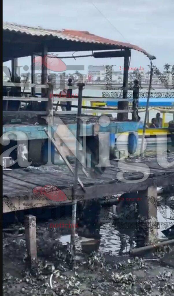 Arden una palapa y se queman, cuatro embarcaciones en Tuxpan