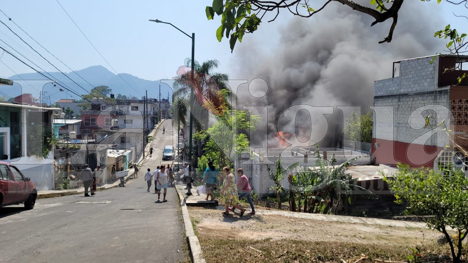 Muere niña en incendio de su casa en Córdoba