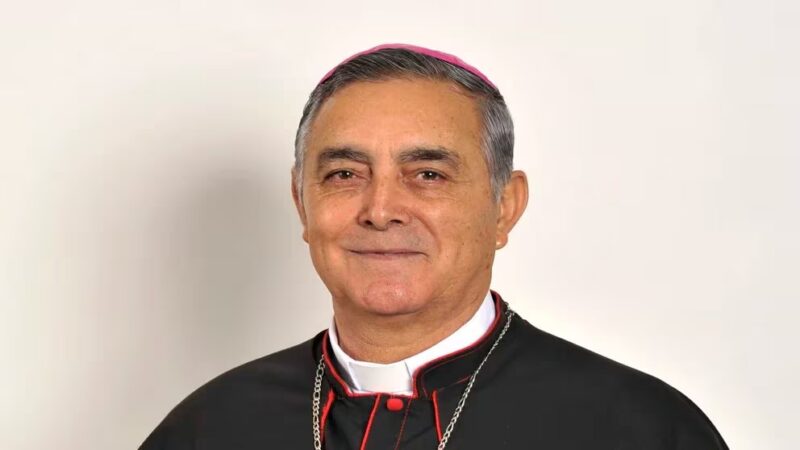 Localizan a obispo desaparecido