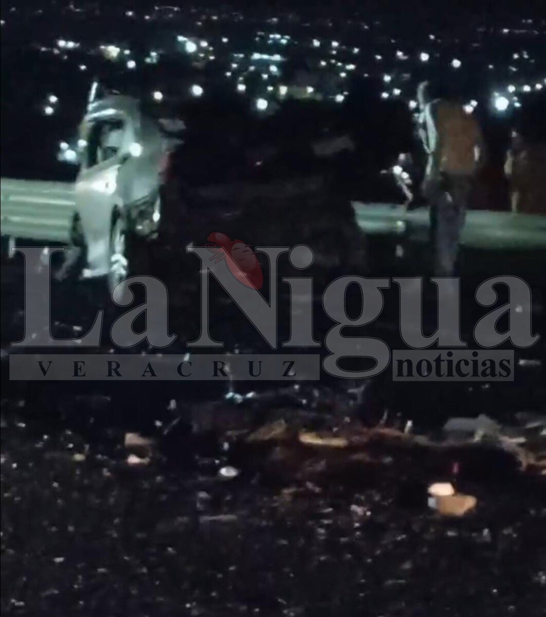 Tragedia en la Autopista México-Tuxpan: Choque fatal entre pipa y vehículo particular deja dos muertos 5 WhatsApp Image 2024 04 29 at 22.39.15