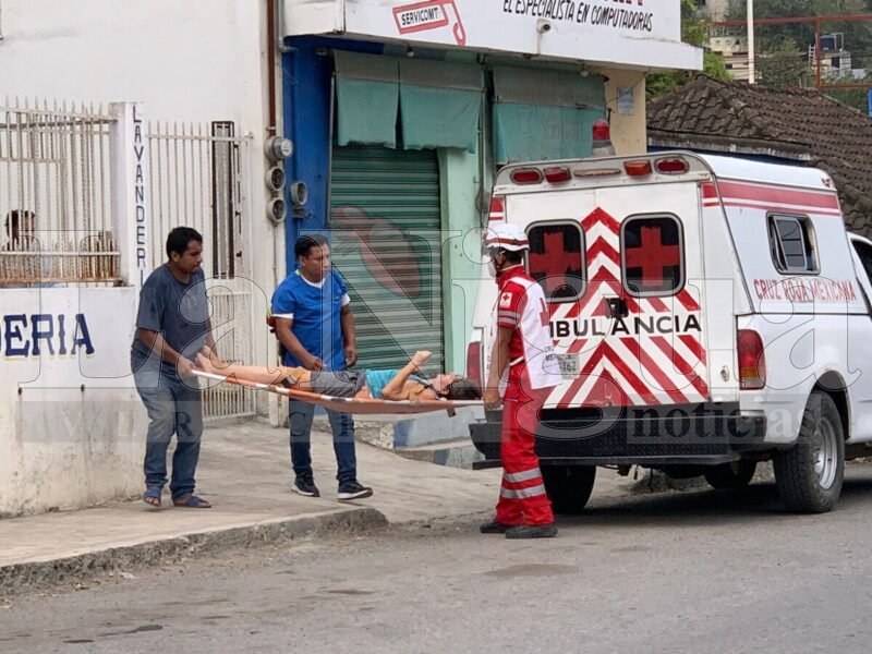 Atiende Cruz Roja a mujer tras presentar golpe de calor
