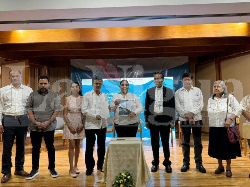 SIGNA CLAUDIA TELLO COMPROMISO PARA LA CONTRUCCIÓN DE LA PAZ EN MÉXICO Y VERACRUZ.