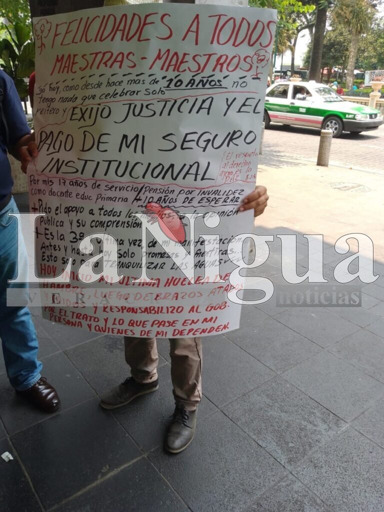 Maestro inicia huelga de hambre en demanda de pago pendiente