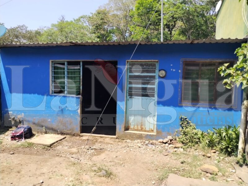 Prende fuego a la casa y quema a los hijos, por celos