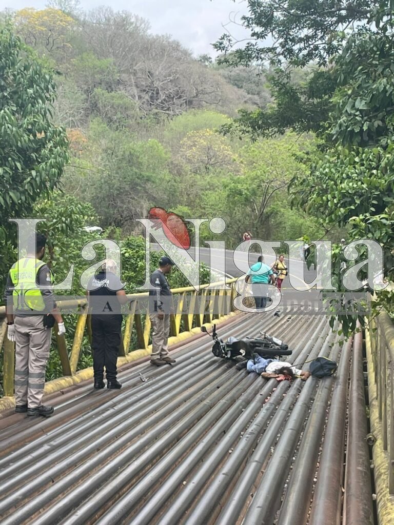 Motociclista muere al derrapar en Soledad de Doblado