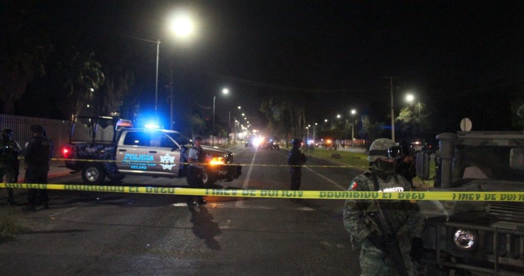 VIDEOS: Policías de Celaya abaten a 3 presuntos criminales; balacera desata pánico