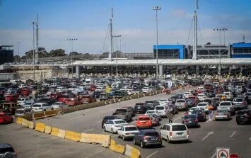 Extienden hasta junio las restricciones en la frontera México-EU