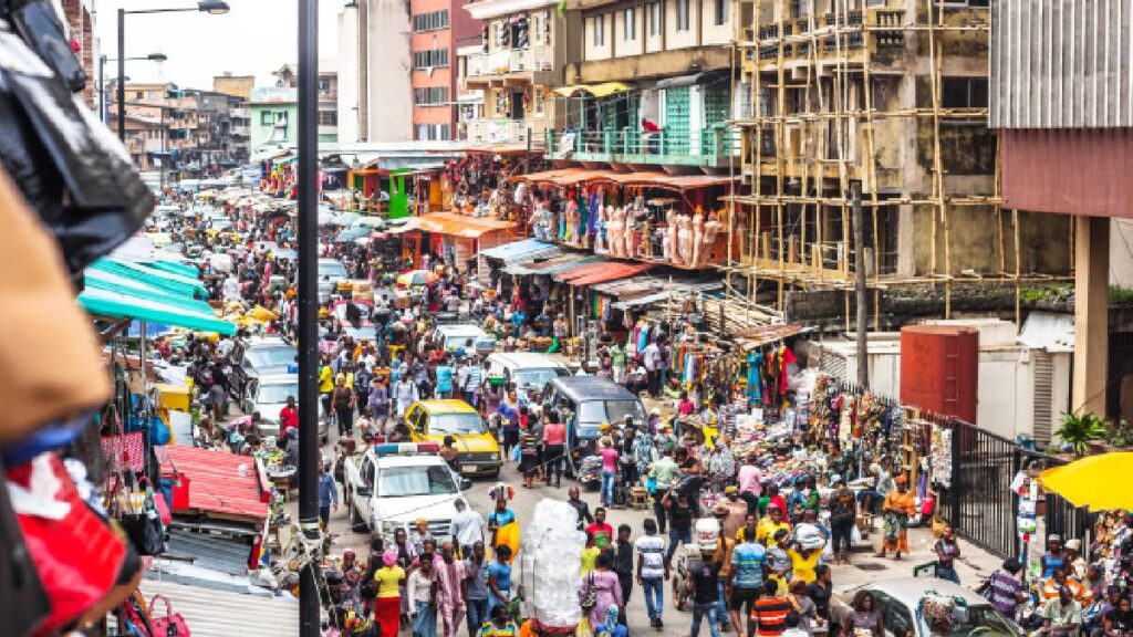 Al menos 31 personas fallecieron en Nigeria por una estampida en un evento de beneficencia