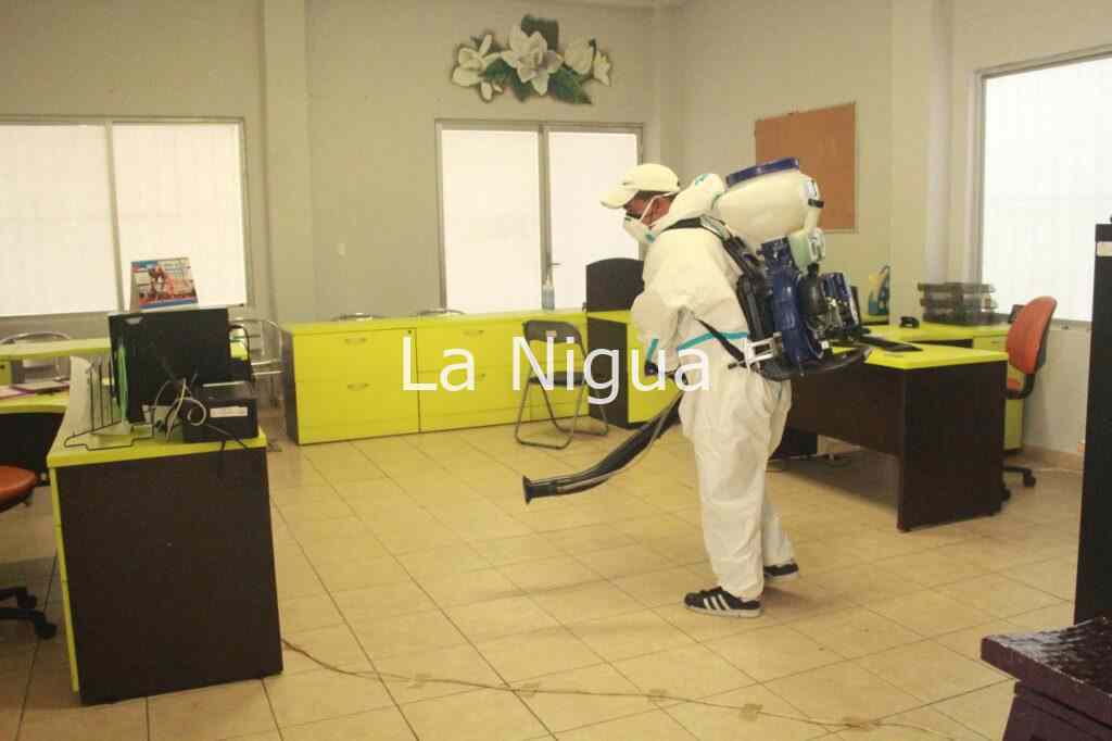 Refuerzan medidas sanitarias en oficinas públicas