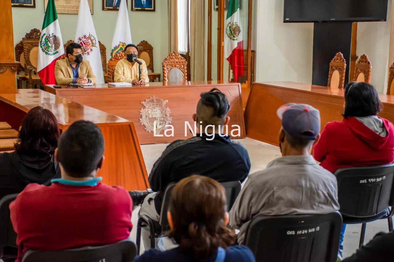 Recibe Alcalde a grupo de locatarios del Revolución 1 img 20220119 wa00102726337701160025091
