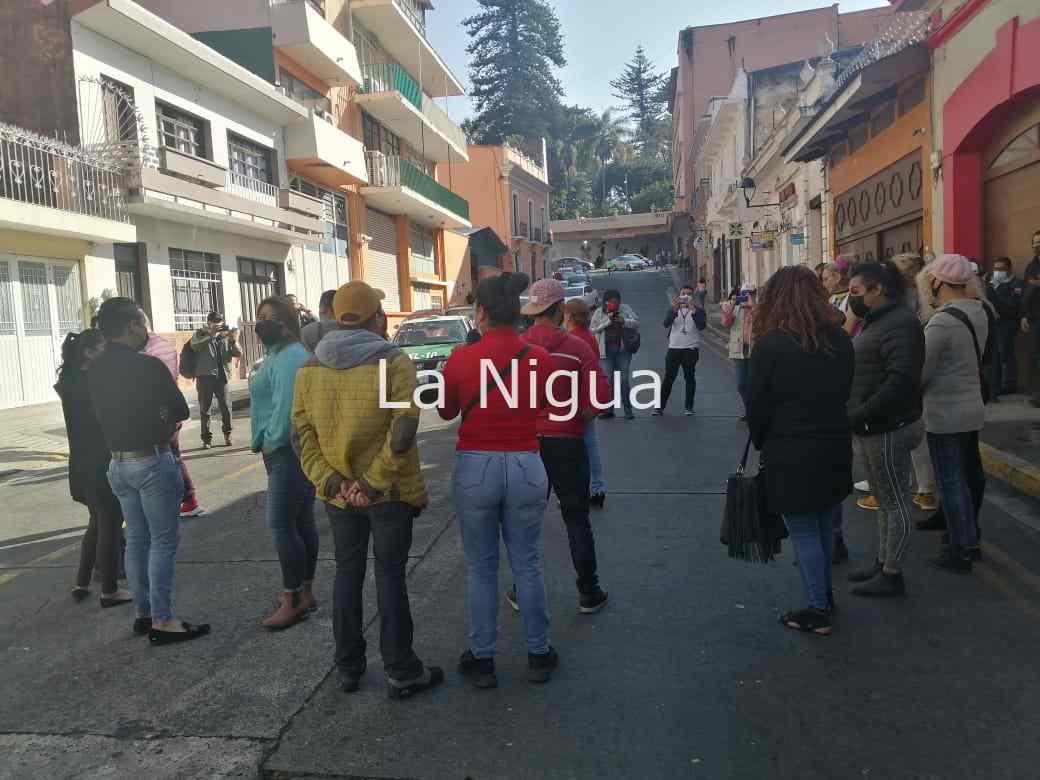 Integrantes Casa de las Muñecas Tiresias A C. y Orgullo Veracruzano se manifiestan 4 img 20220119 wa00275072735970716147940