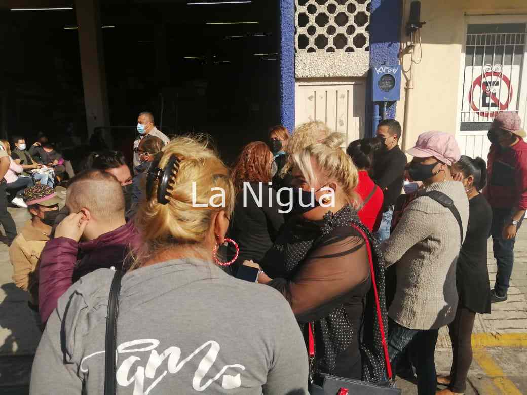 Integrantes Casa de las Muñecas Tiresias A C. y Orgullo Veracruzano se manifiestan 7 img 20220119 wa00282933225340378391587