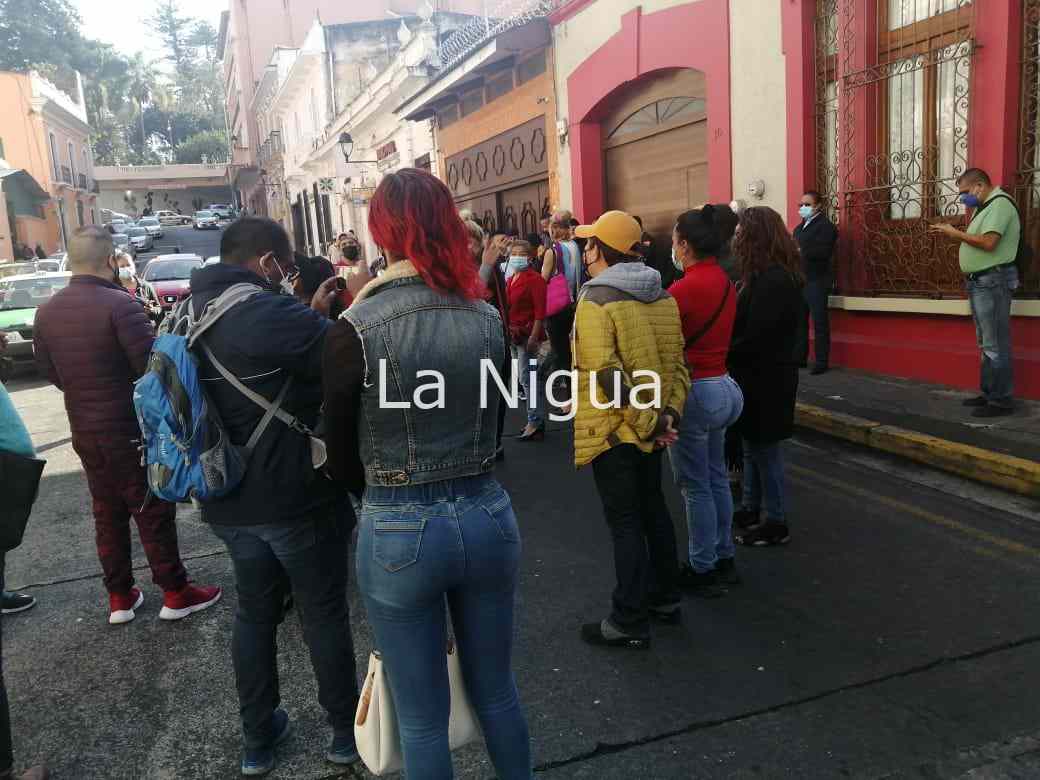 Integrantes Casa de las Muñecas Tiresias A C. y Orgullo Veracruzano se manifiestan 1 img 20220119 wa00321788869130042121464