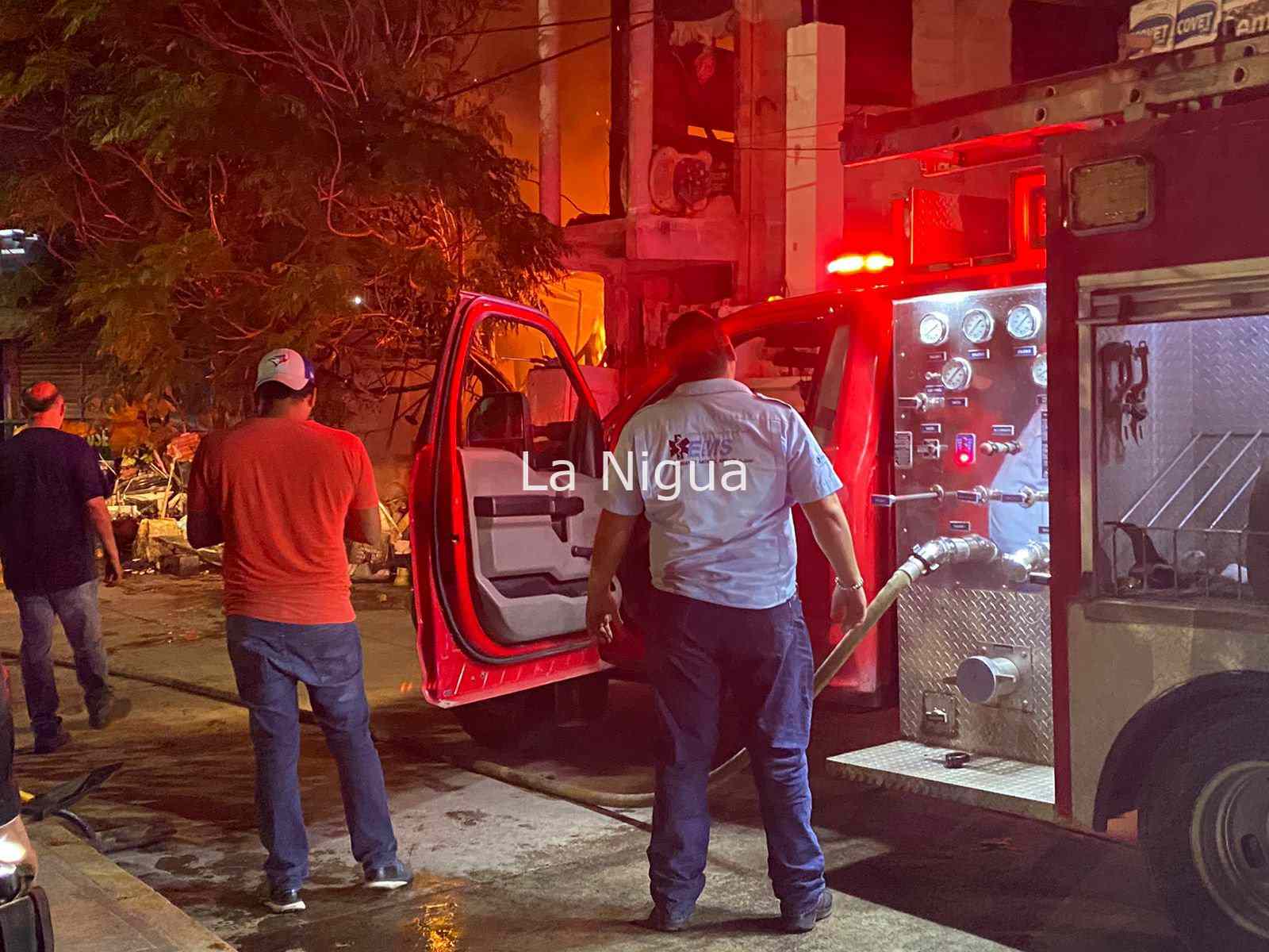 Voraz incendio consume taller de electrodomésticos en Álamo 2 img 20220119 wa00838782490734328986367