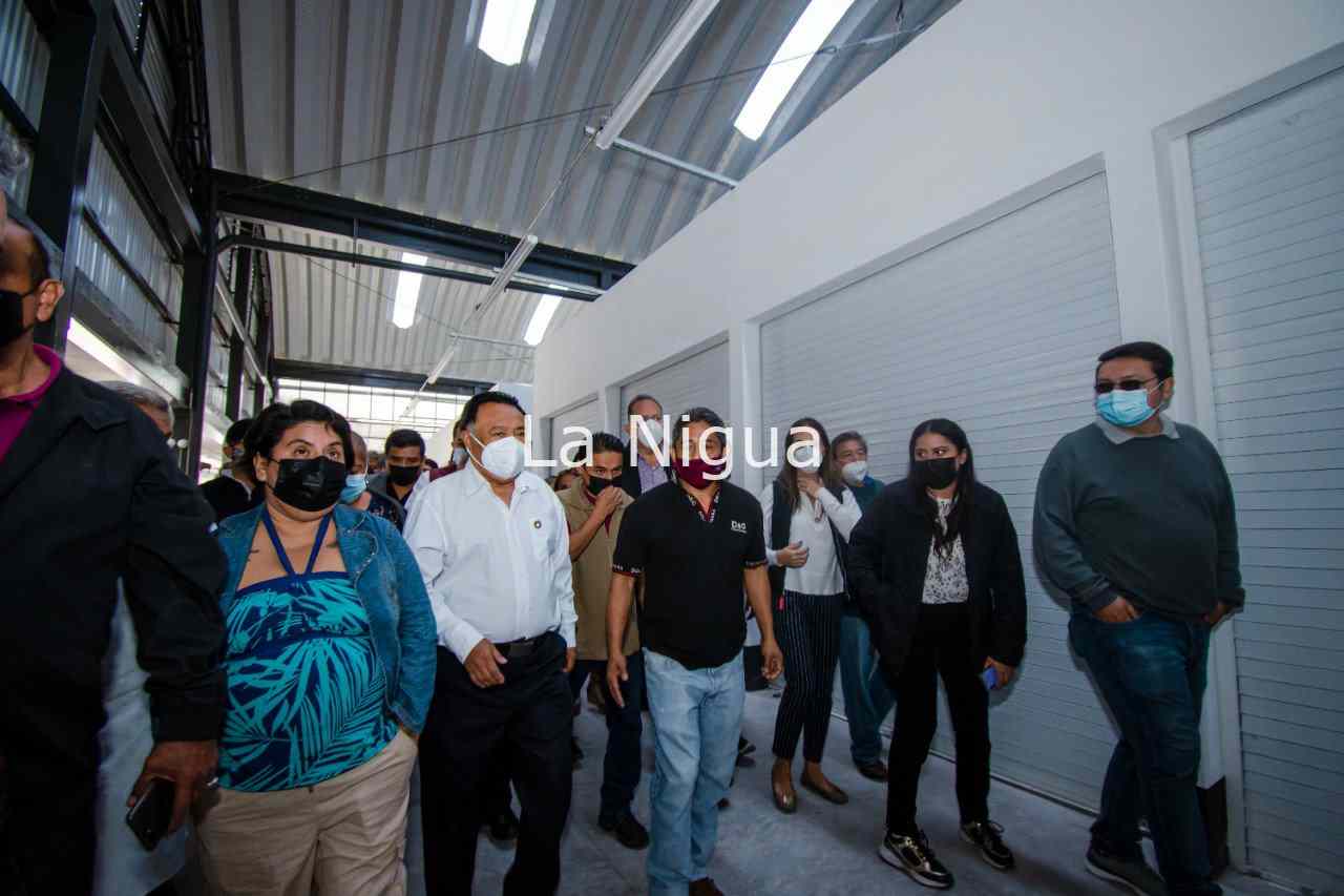 "Primero es su integridad y seguridad": Presidente a locatarios 2 img 20220121 wa00714683380392835497115