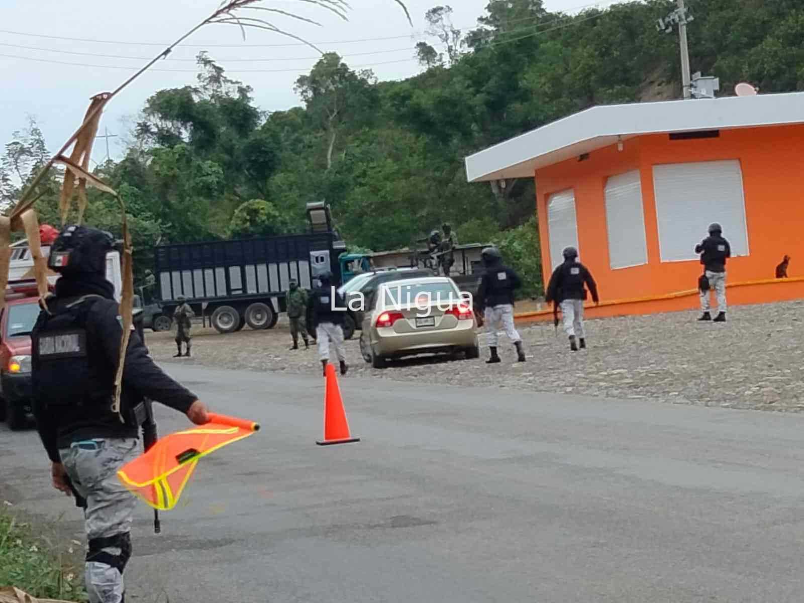 Realizan fuerte despliegue policial, fuerzas de los tres niveles de gobierno en Papantla 3 img 20220122 wa00342783374216307692037